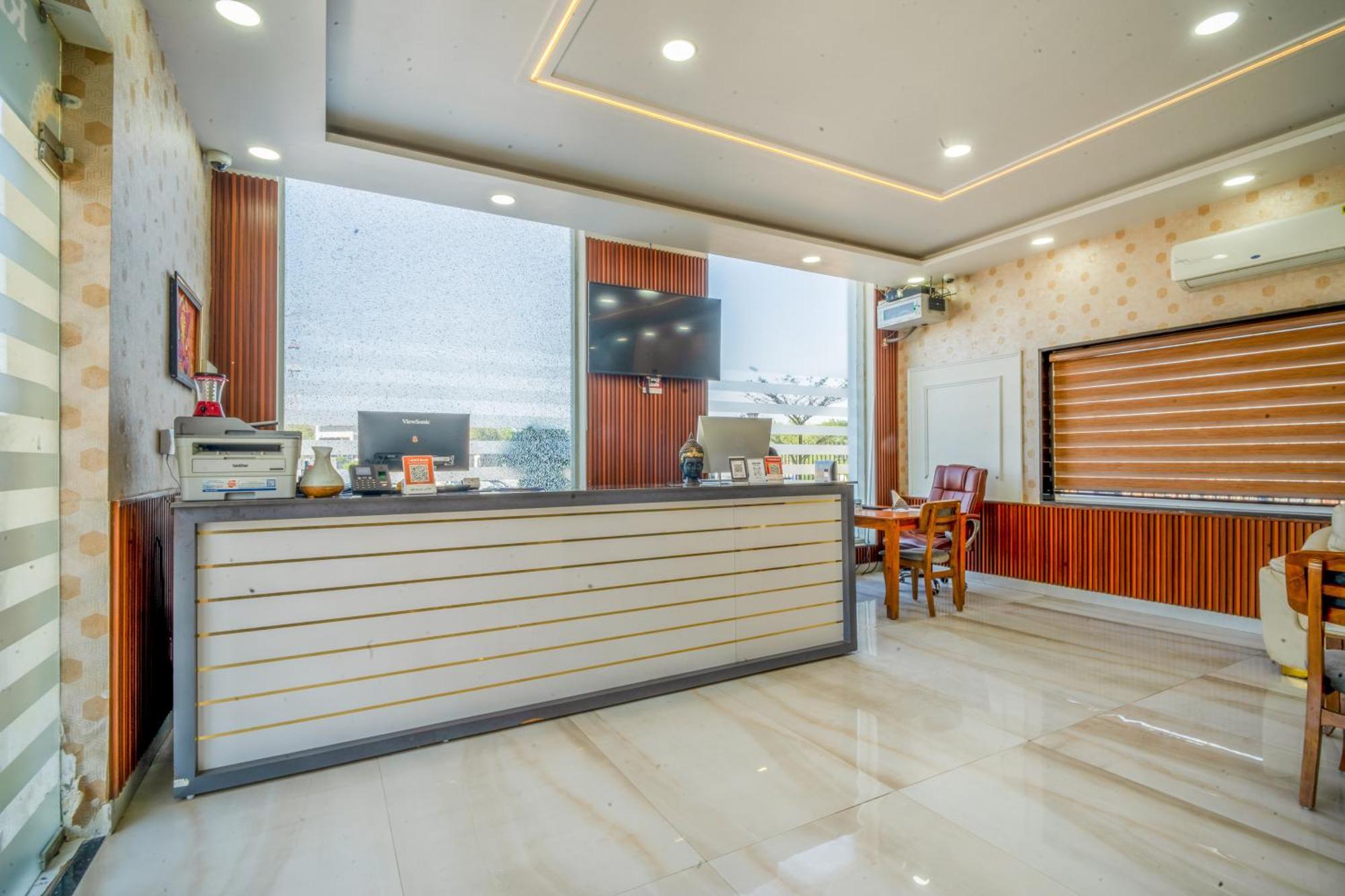 Royal Delight Resort Madina Exterior foto
